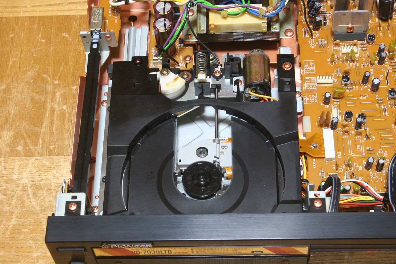 激安一掃 動作品 PIONEER PD-7030 CDプレーヤー - PC周辺機器