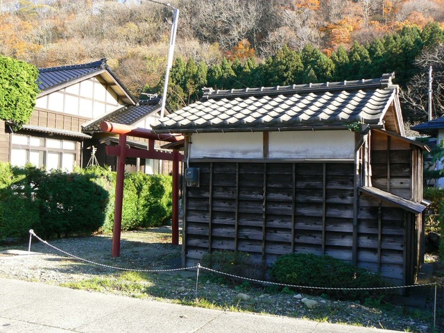 P1050546-2048.jpg