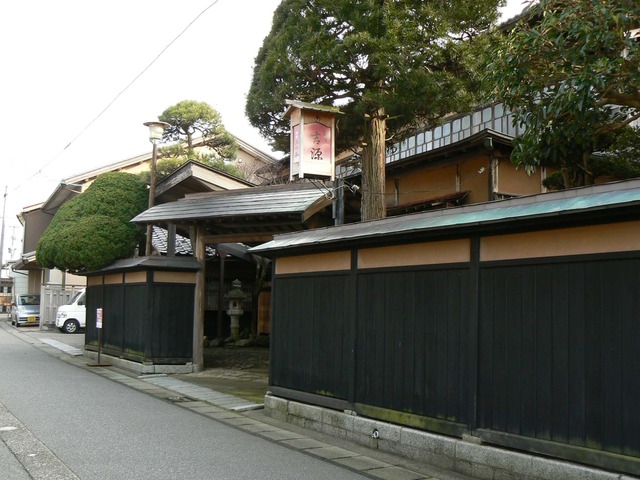 P1050840-2048.jpg