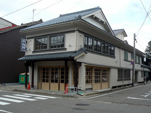 P1080105-2048.jpg