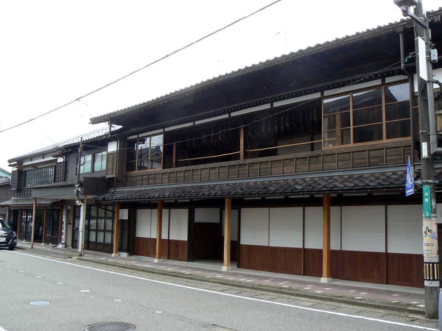 P1080118-2048.jpg