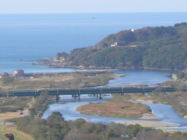 P1090386-2048.jpg
