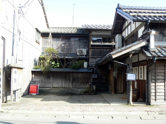 P1100873-2048.jpg
