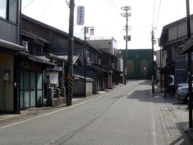 P1100963-2048.jpg