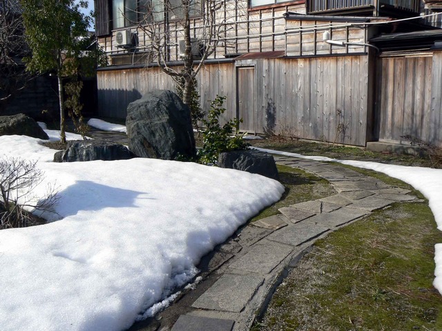 P1100996-2048.jpg