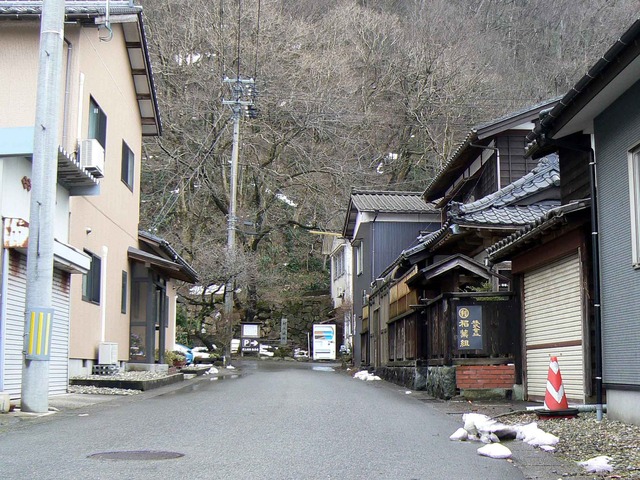 P1110116-2048.jpg