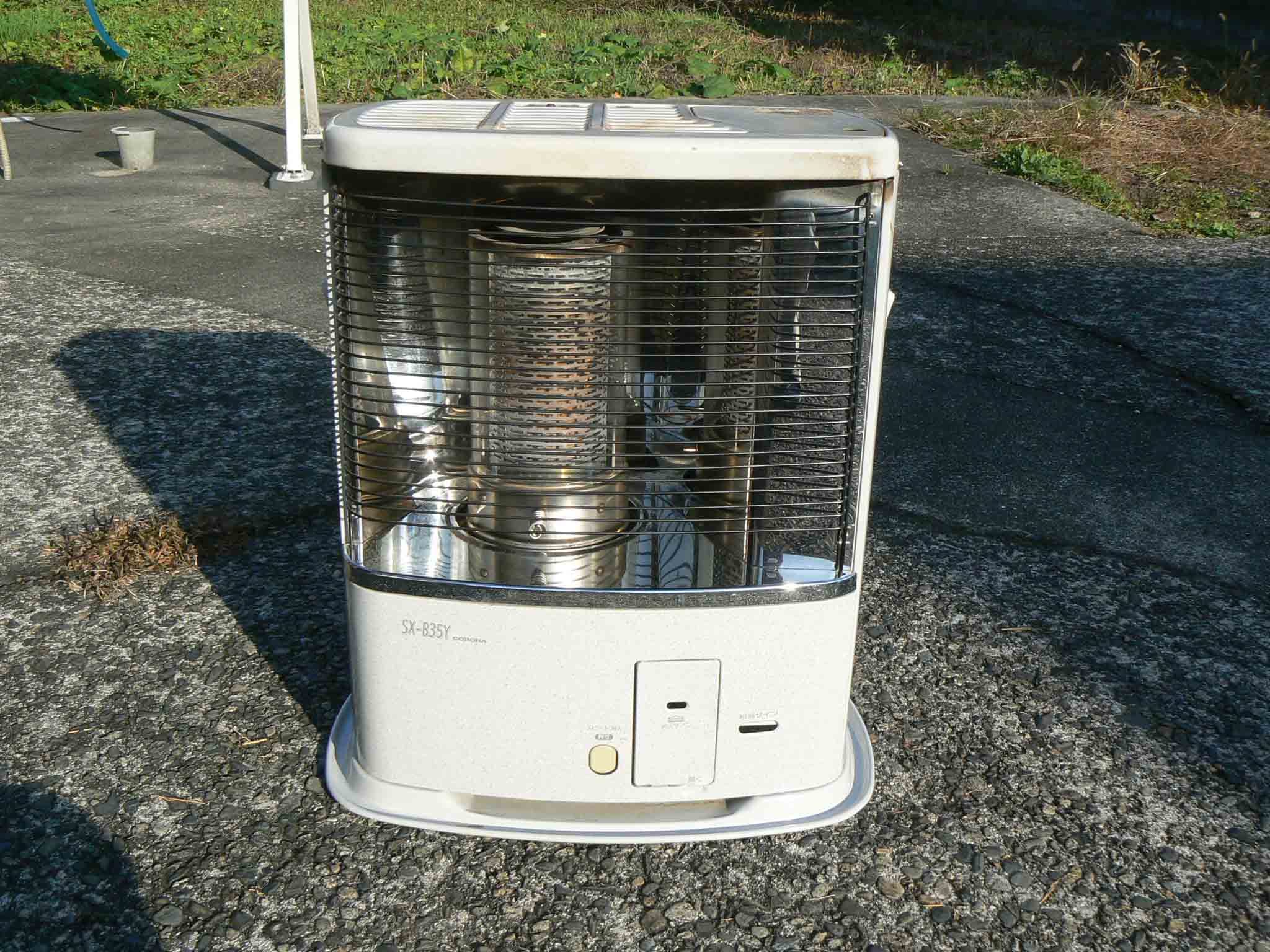 クリーム色 石油ストーブ 手動点火 石油ストーブの点火手順 | ねたこれ